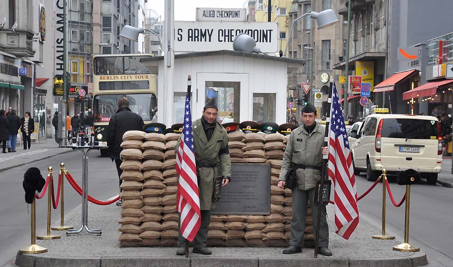 Checkpoint Charlie i Berlin / Oplevelser i Berlin